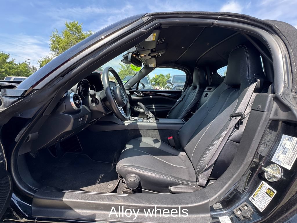 Used 2023 MAZDA MX-5 Miata Grand Touring RWD image 9