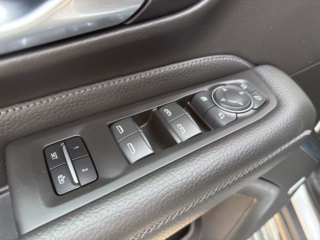 Used 2022 GMC Yukon XL Denali image 10