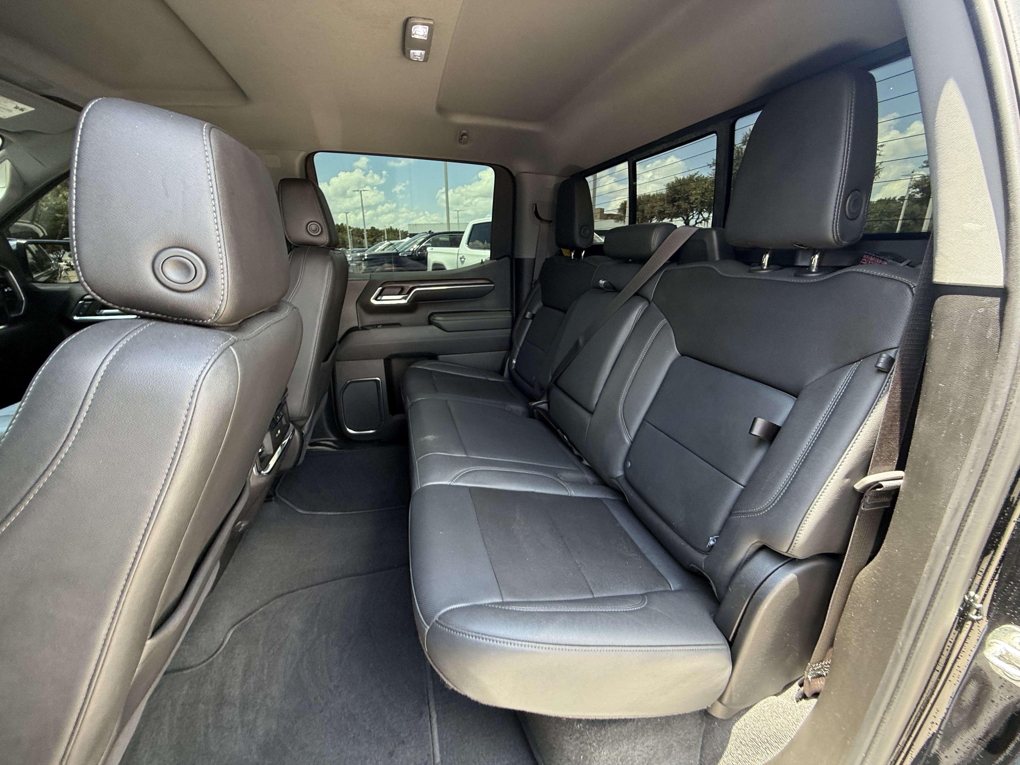 Used 2024 GMC Sierra 1500 SLT AWD/4WD image 29