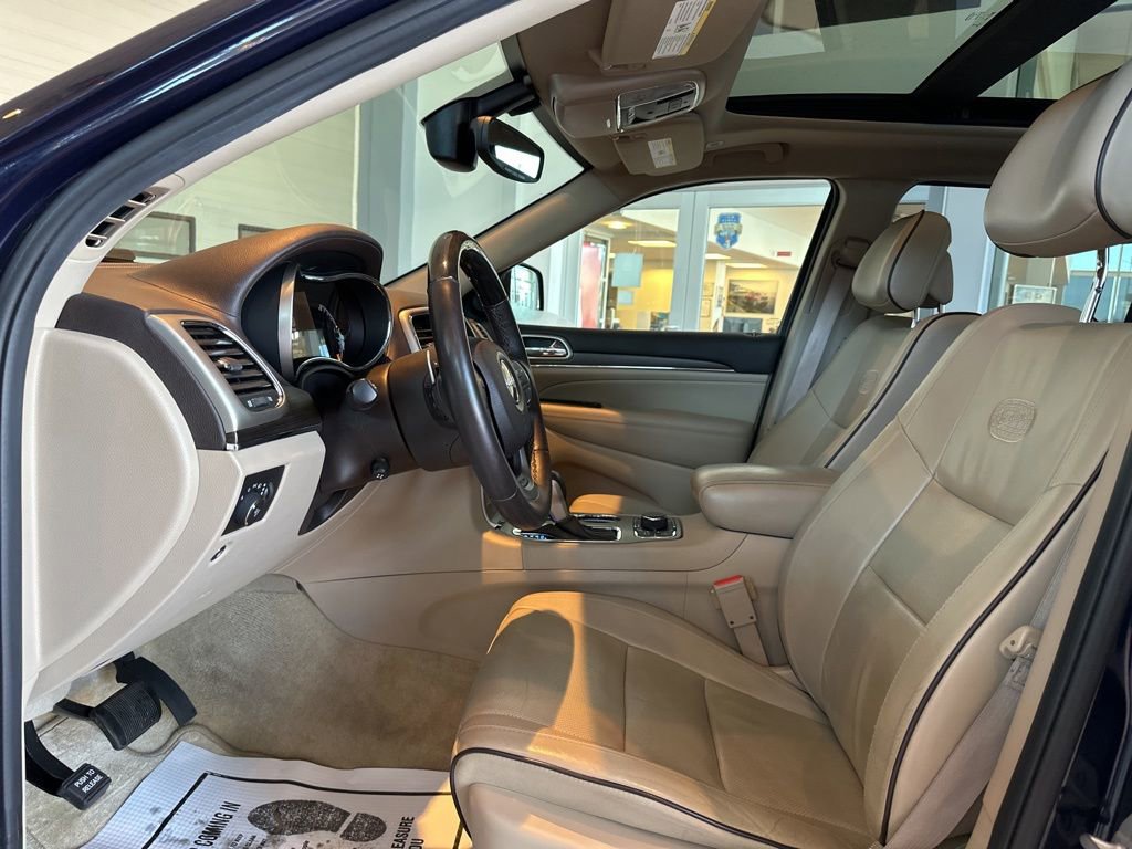 Used 2017 Jeep Grand Cherokee Overland image 13