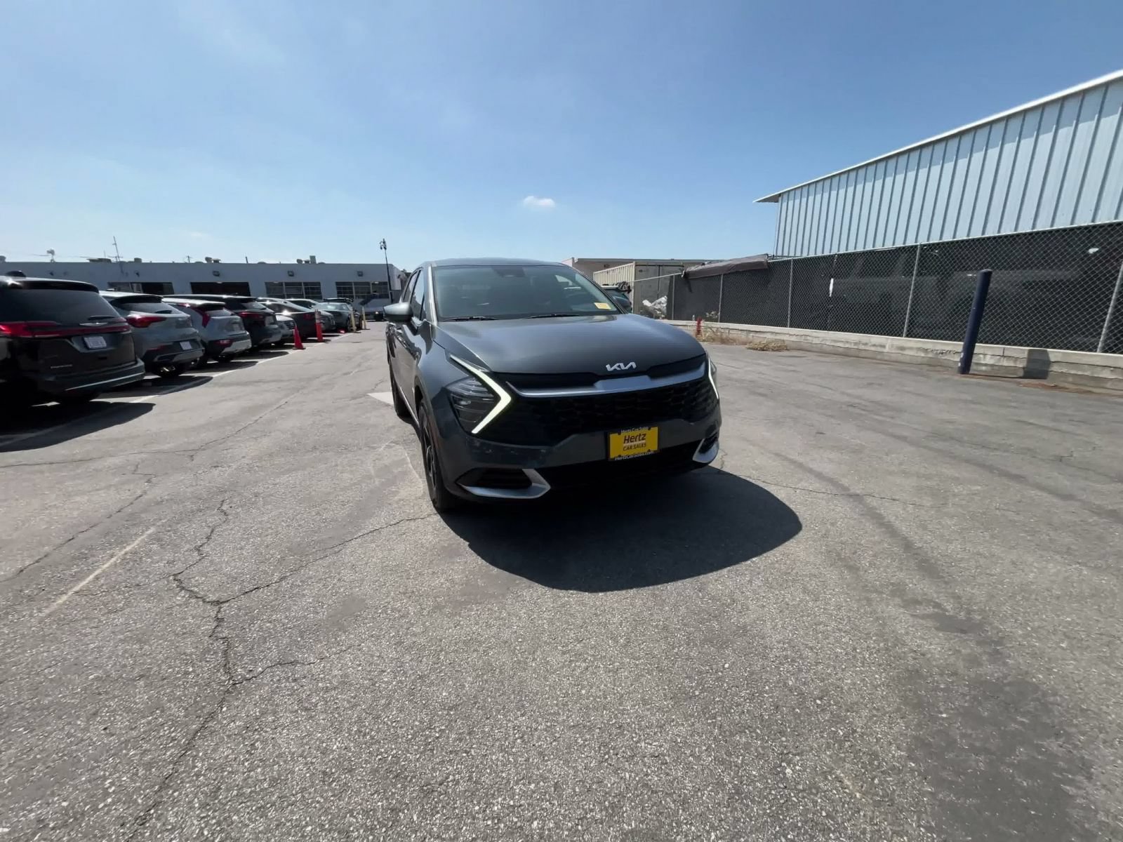 Used 2025 Kia Sportage LX FWD image 3