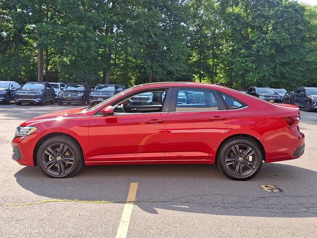 Used 2023 Volkswagen Jetta SE w/ Panoramic Sunroof Package FWD image 6