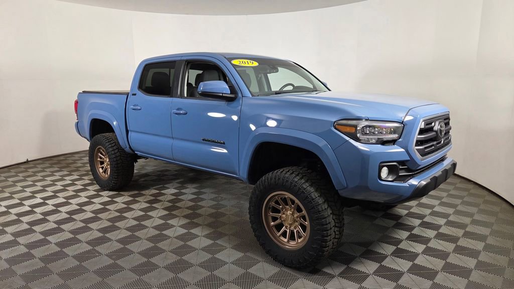 Used 2019 Toyota Tacoma SR5 AWD/4WD image 6