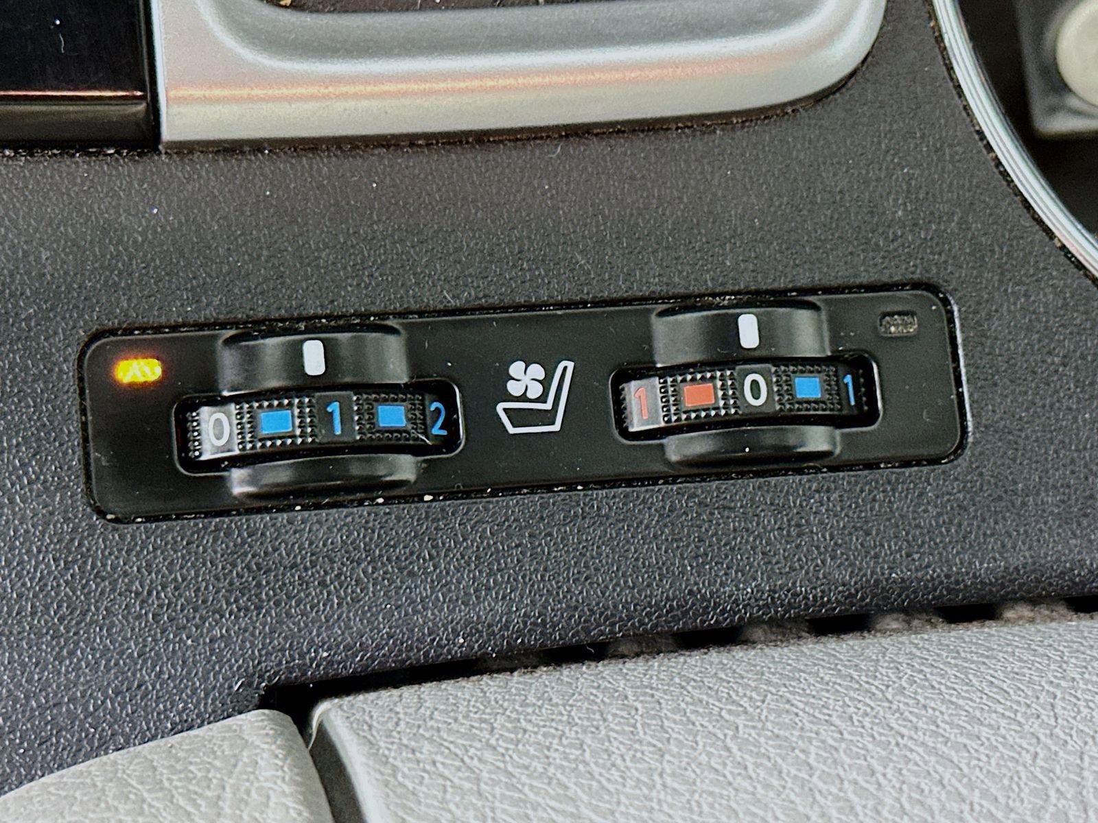 Used 2019 Toyota Highlander Limited Platinum AWD/4WD image 21