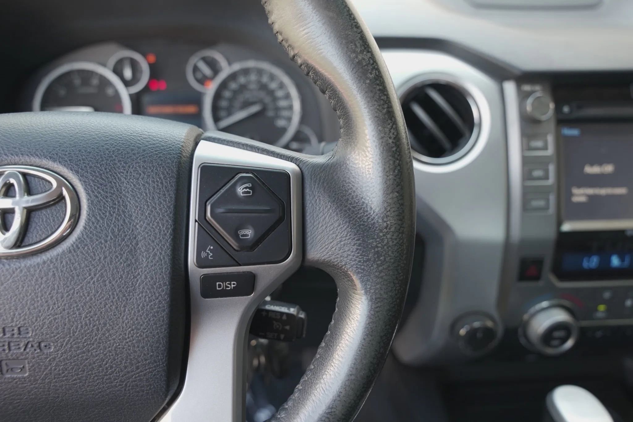 Used 2014 Toyota Tundra Limited w/ Limited Premium Package image 17