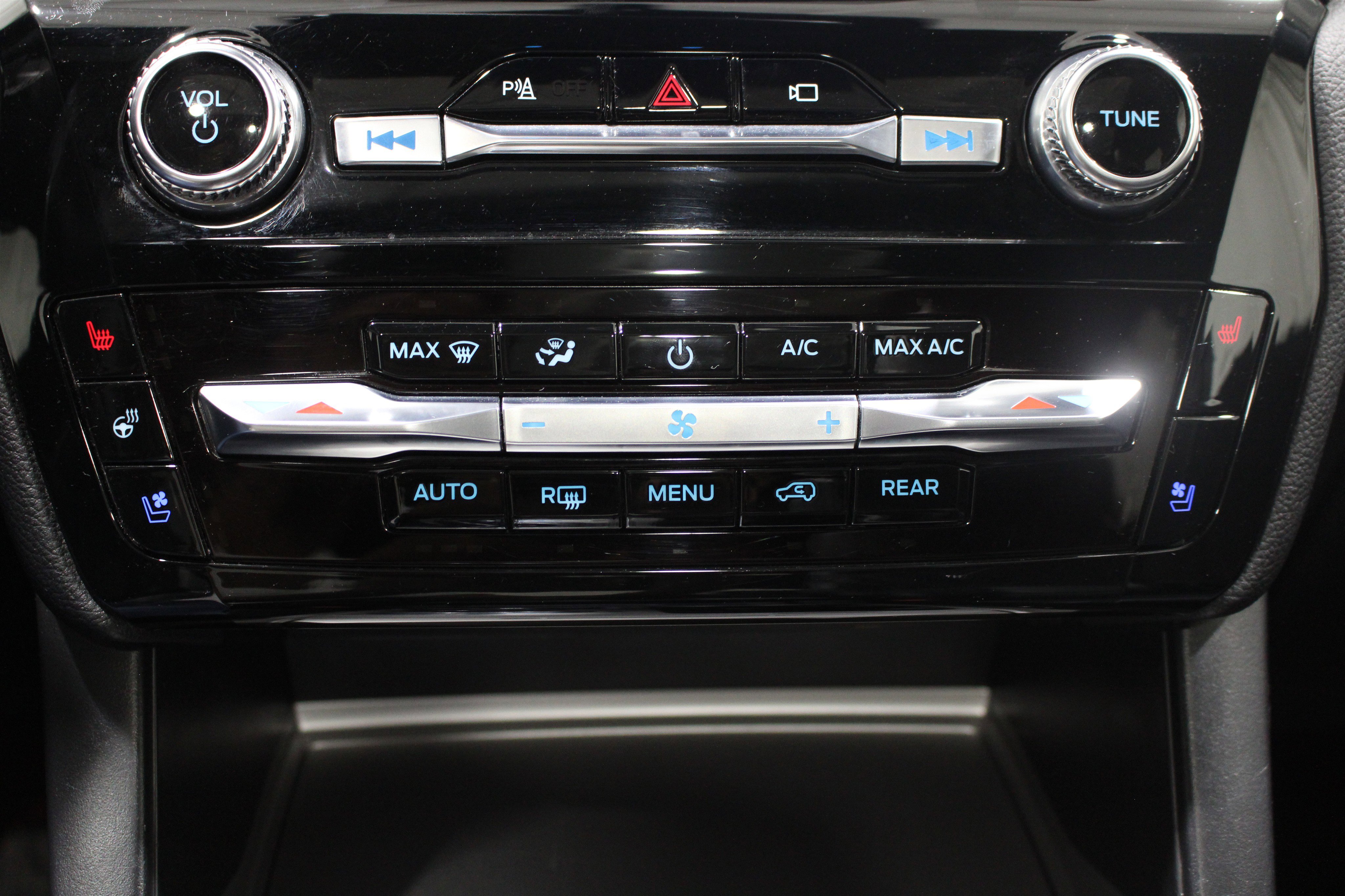 Used 2022 Ford Explorer ST w/ Equipment Group 401A AWD/4WD image 17