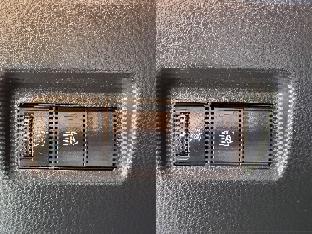 Used 2019 Toyota RAV4 XLE w/ All Weather Liner Package image 9