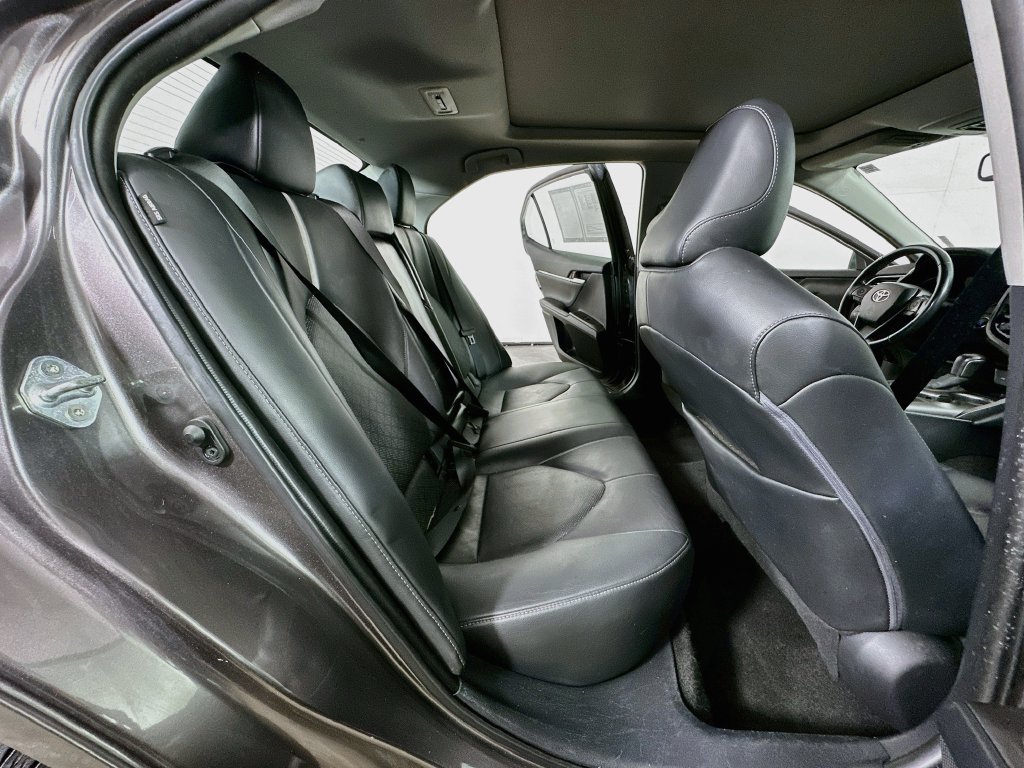Used 2022 Toyota Camry XSE FWD image 12