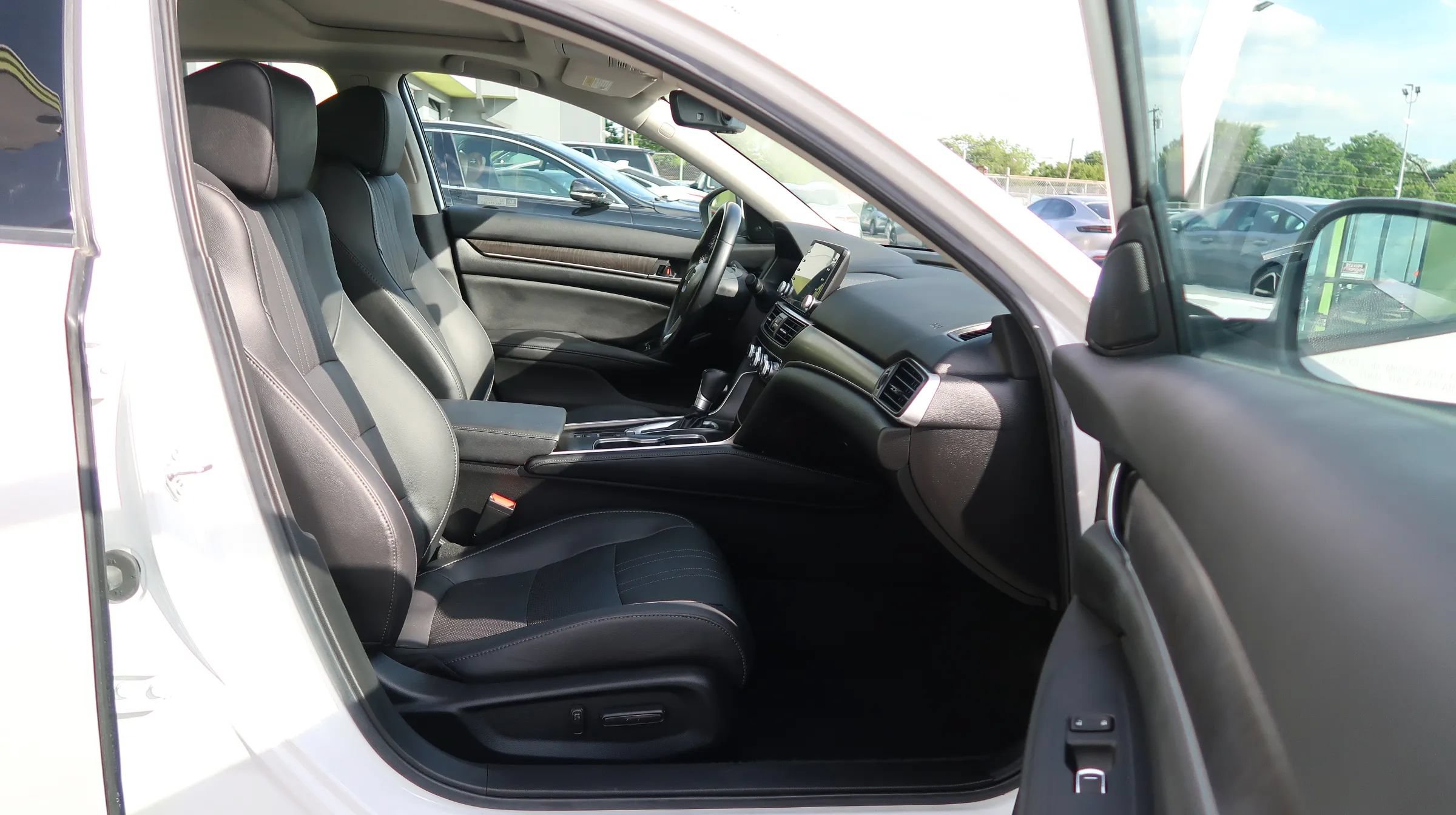 Used 2021 Honda Accord EX-L image 22