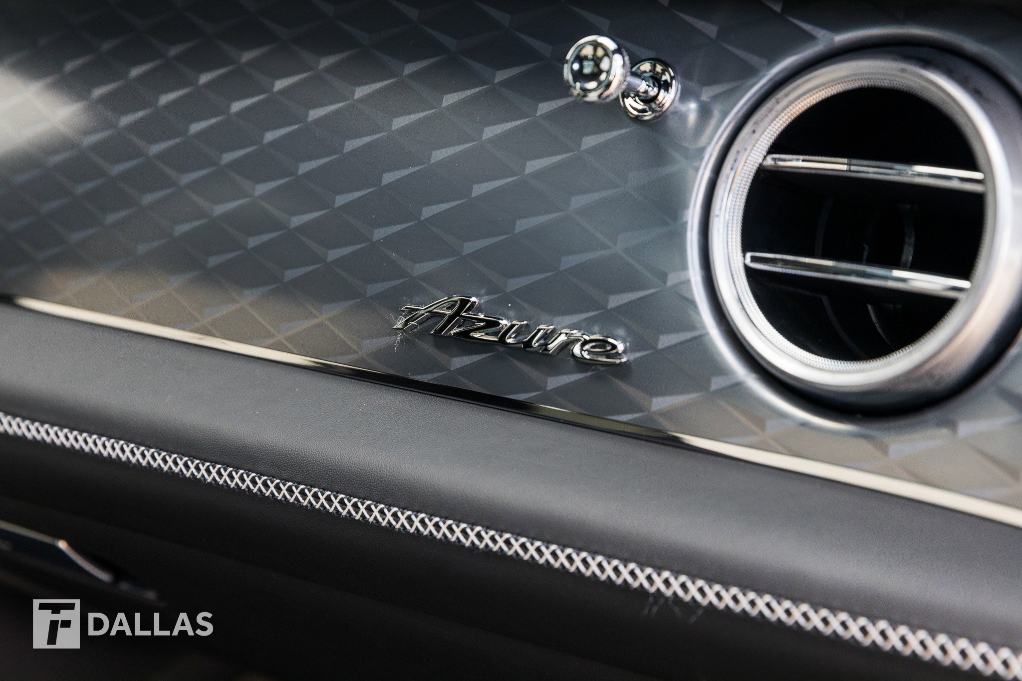 Used 2023 Bentley Bentayga image 41