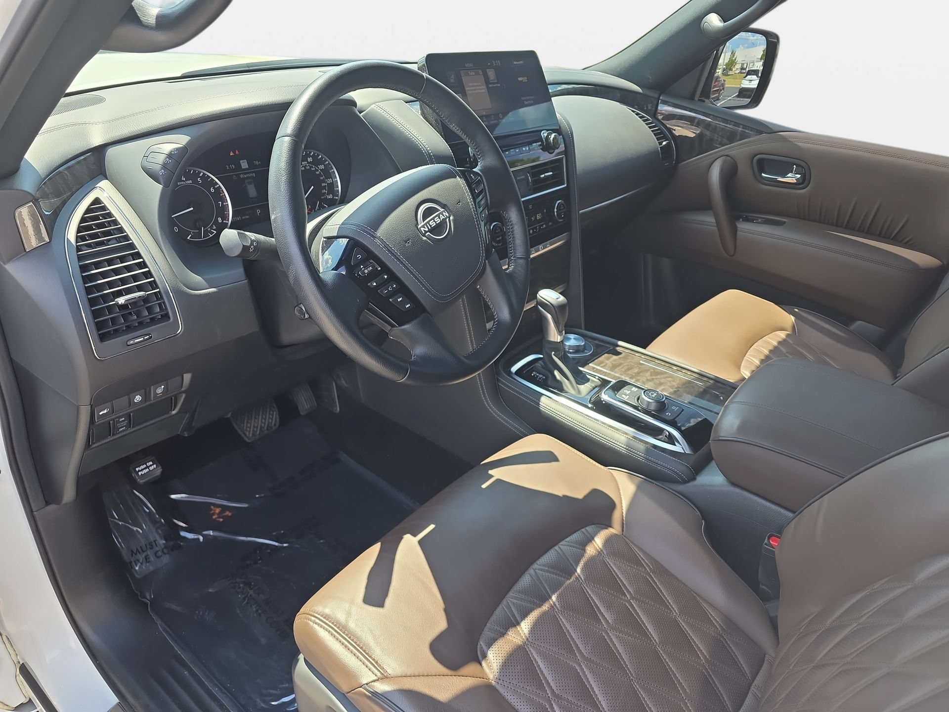 Used 2024 Nissan Armada Platinum w/ Captain's Chairs Package AWD/4WD image 16