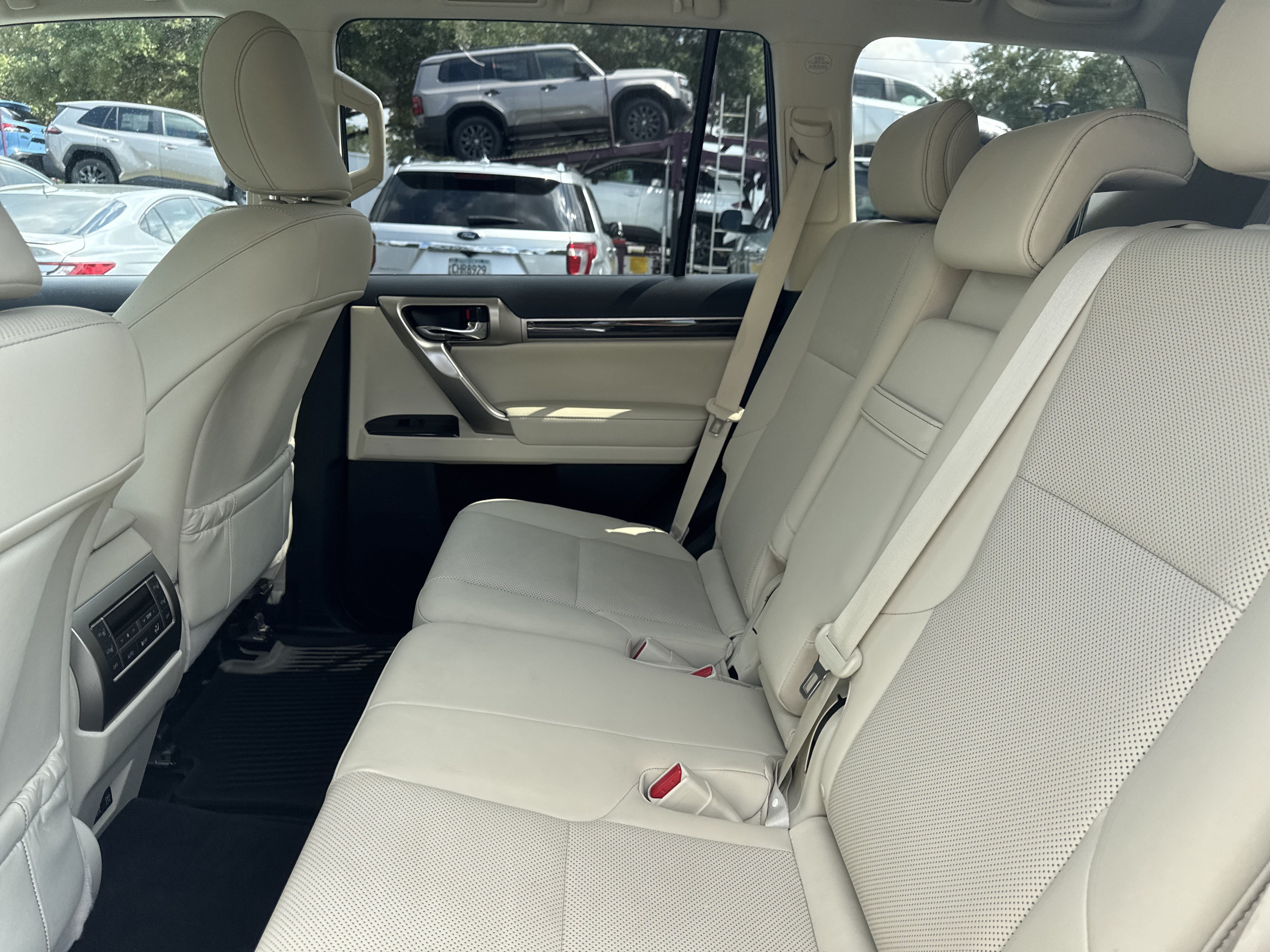 Used 2021 Lexus GX 460 Premium w/ Premium Package AWD/4WD image 24