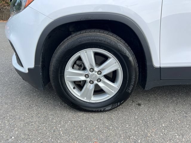 Used 2020 Chevrolet Trax LS w/ Tint and Cruise Package FWD image 27