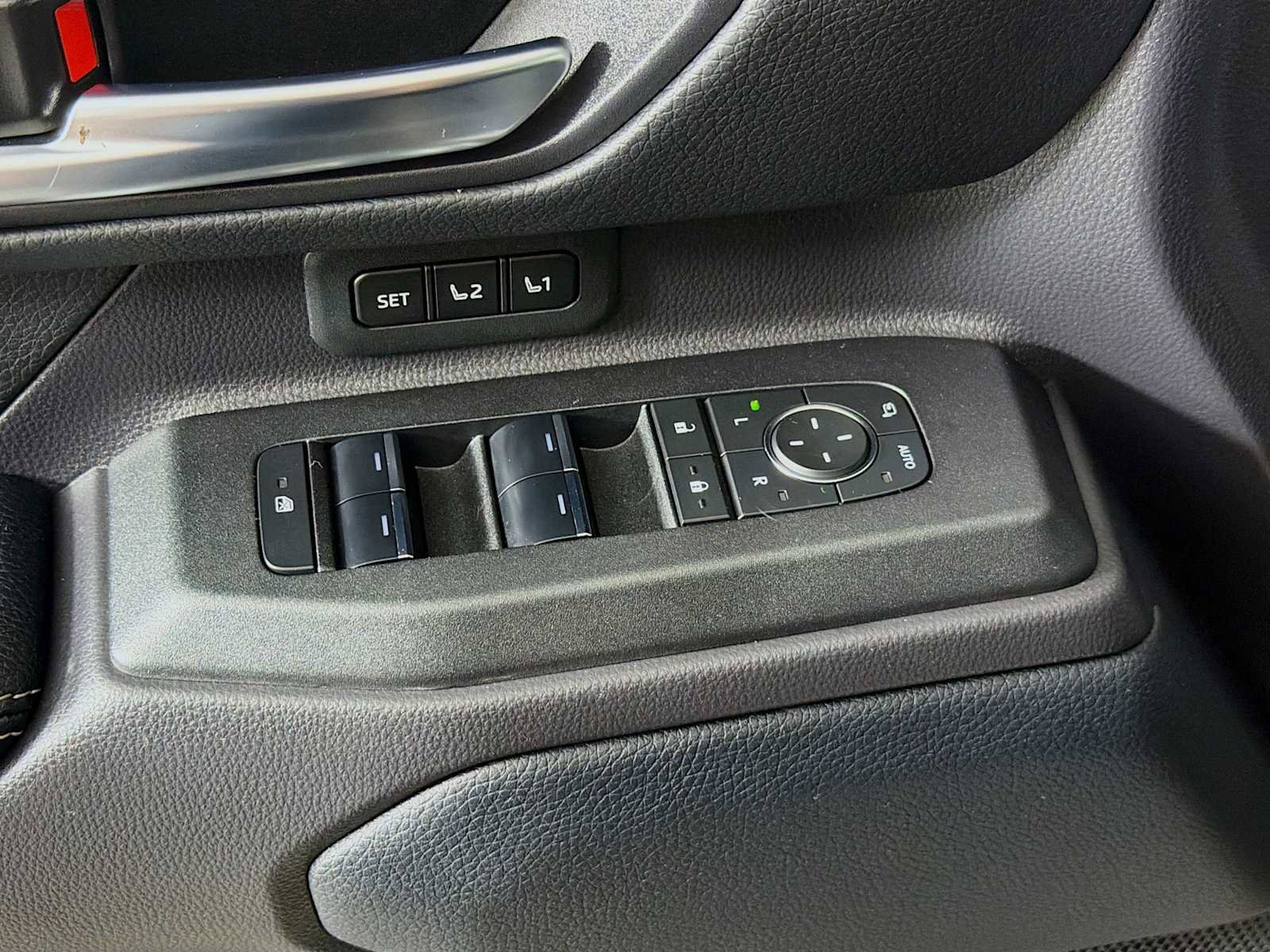 Used 2026 Toyota Land Cruiser w/ Premium Package AWD/4WD image 18