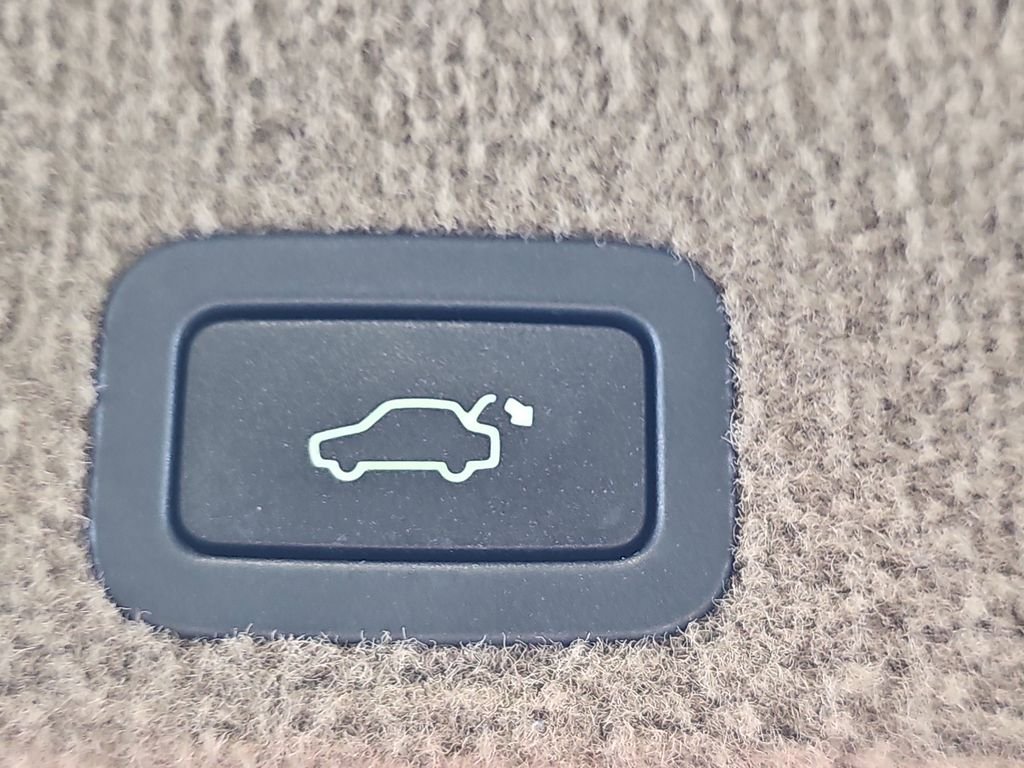 Used 2013 Volvo XC60 T6 AWD/4WD image 16