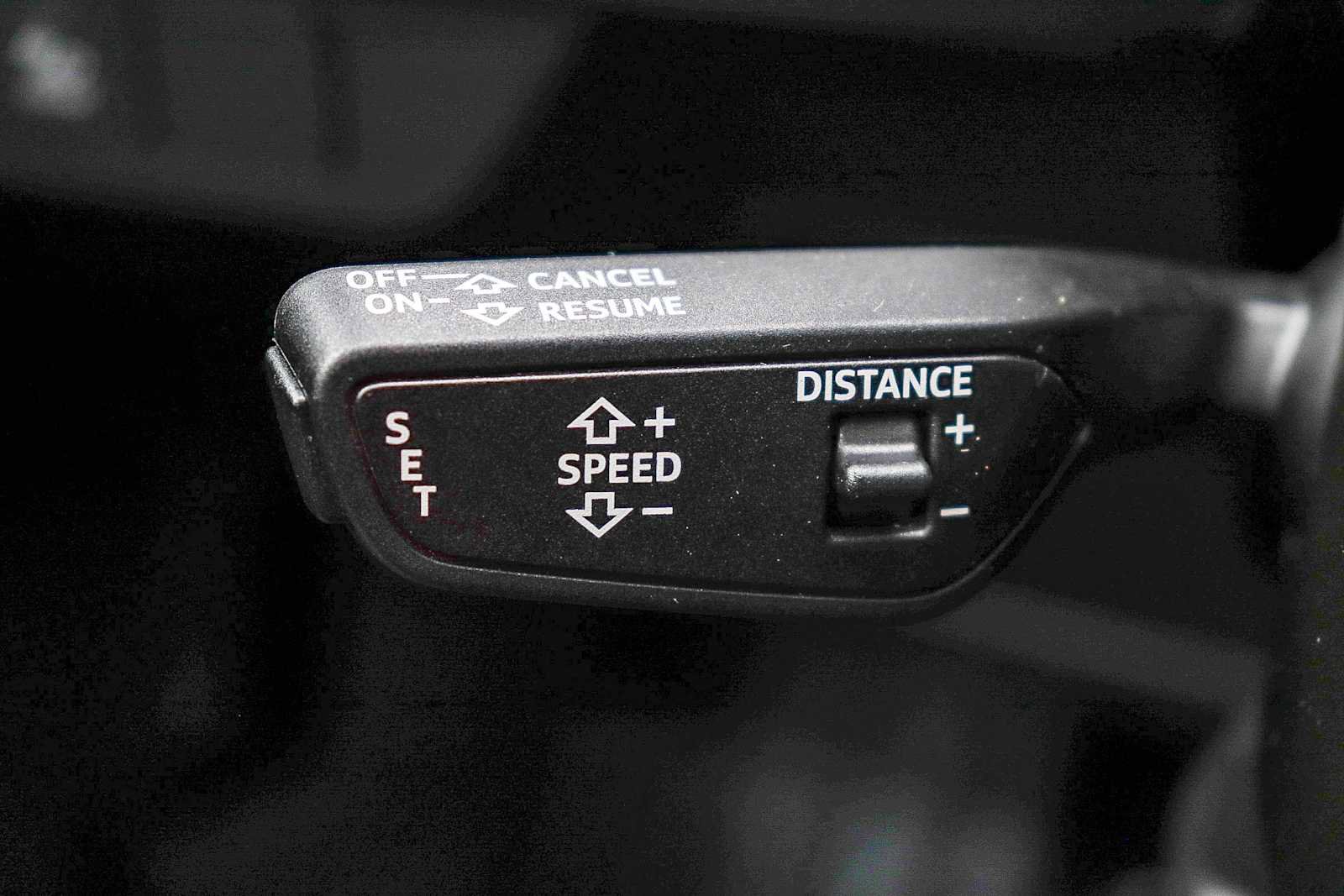 Used 2023 Audi Q4 e-tron Prestige image 30