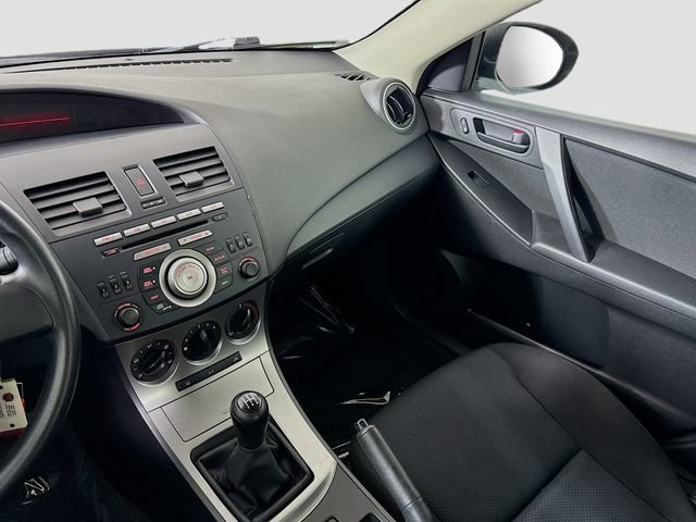 Used 2011 MAZDA MAZDA3 i Sport image 19