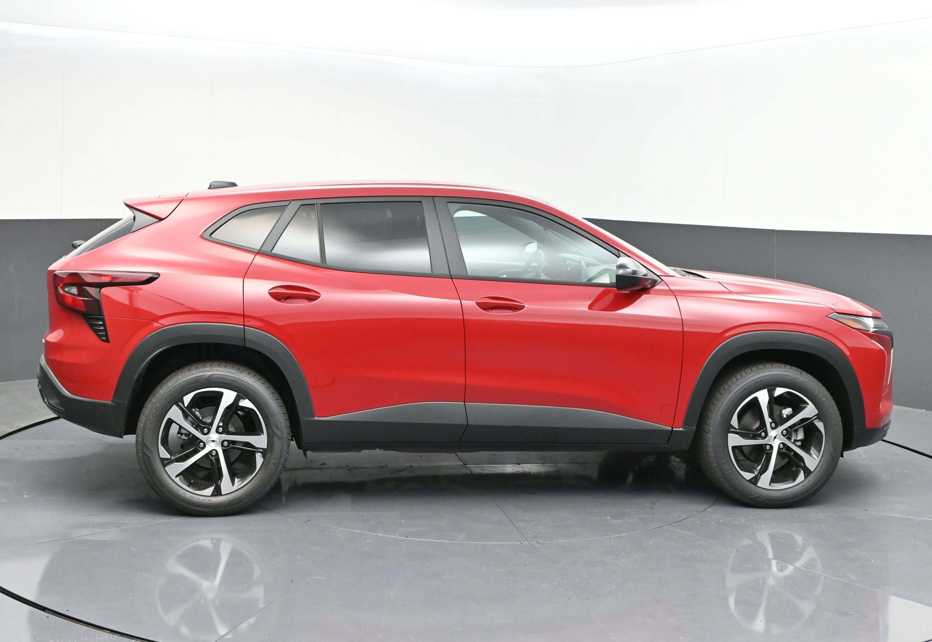 New 2026 Chevrolet Trax RS w/ Driver Confidence Package FWD image 8