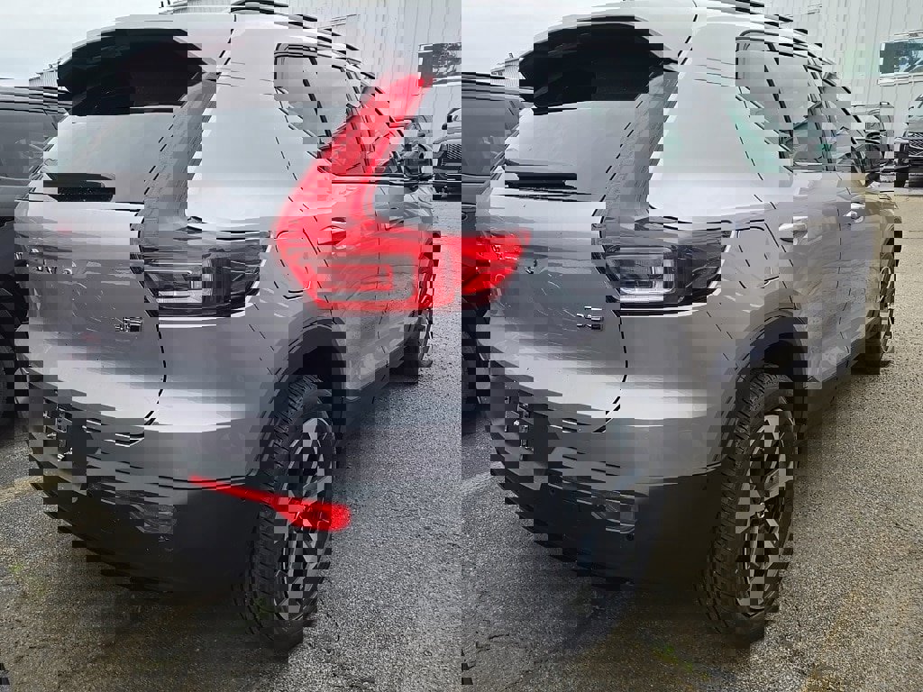 New 2026 Volvo XC40 B5 Plus w/ Protection Package Premier image 6