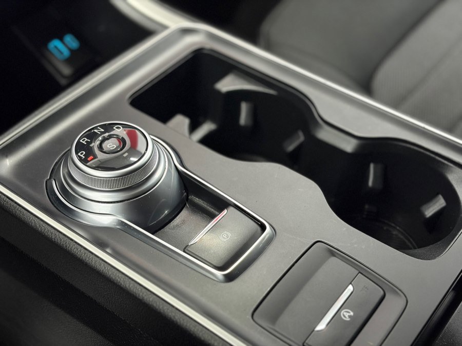 Used 2022 Ford Edge SE w/ Black Appearance Package image 24