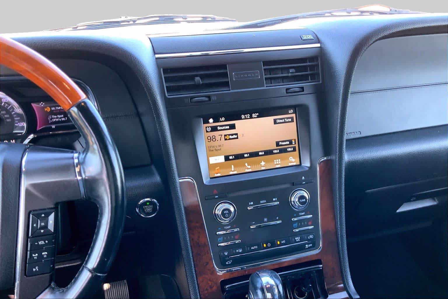 Used 2017 Lincoln Navigator Select RWD image 7