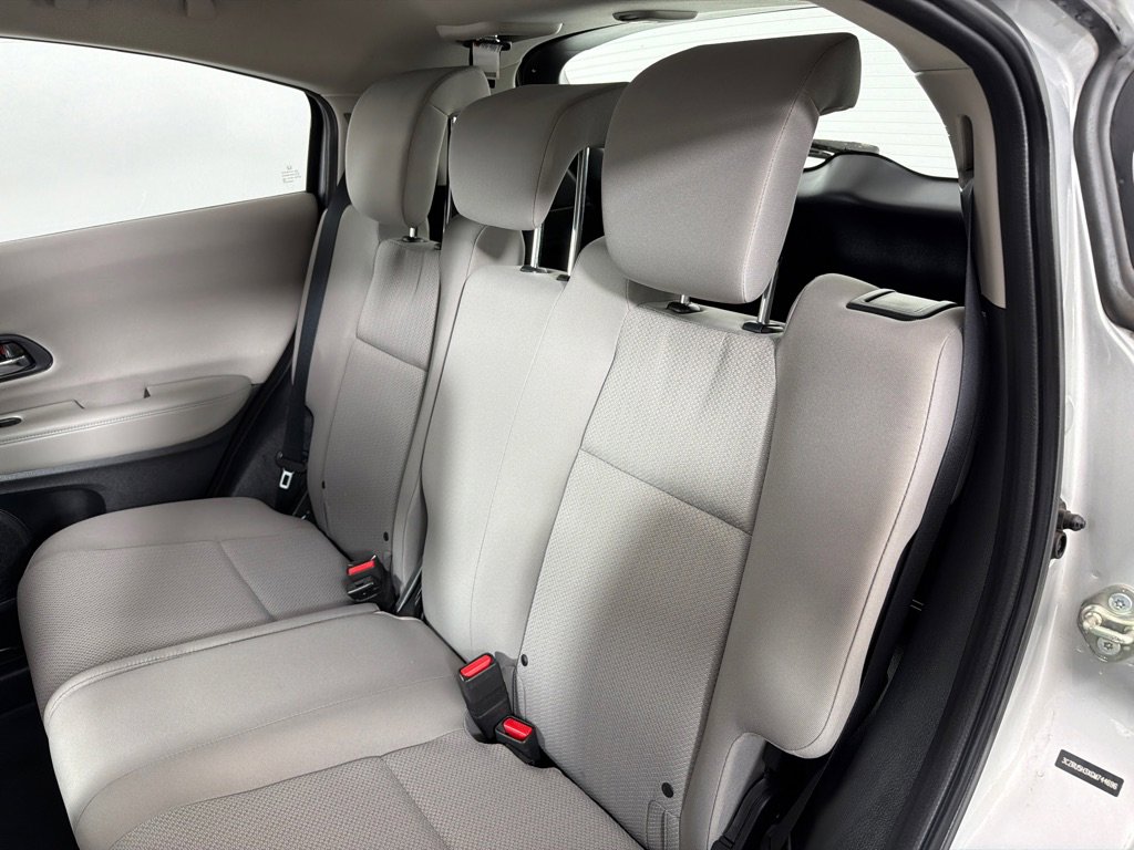Used 2016 Honda HR-V LX image 19