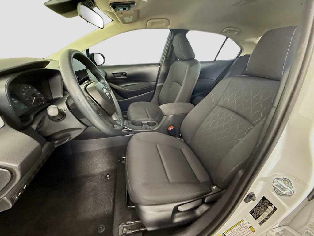 Used 2025 Toyota Corolla LE FWD image 14