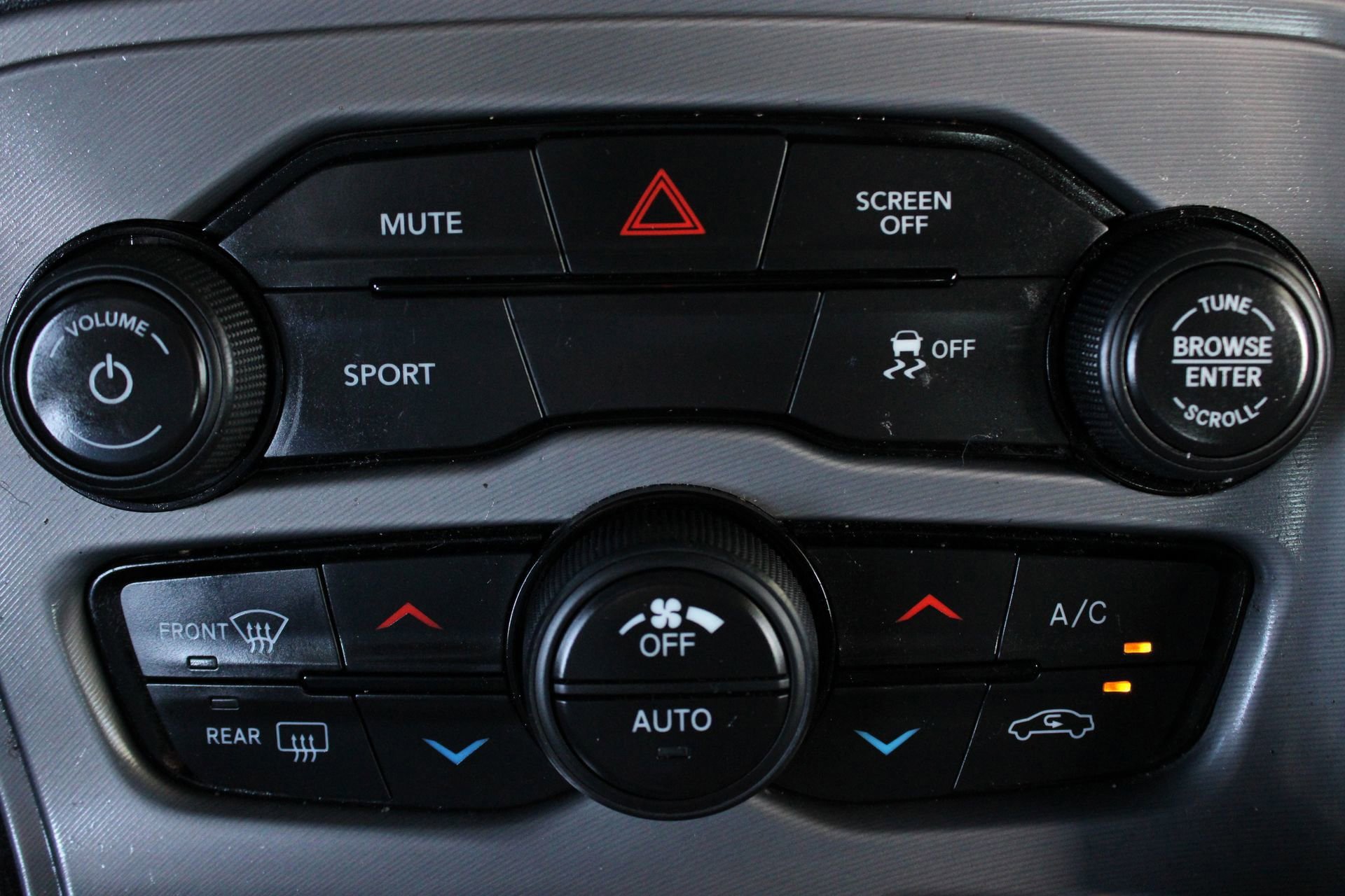 Used 2023 Dodge Challenger SXT w/ Blacktop Package image 32
