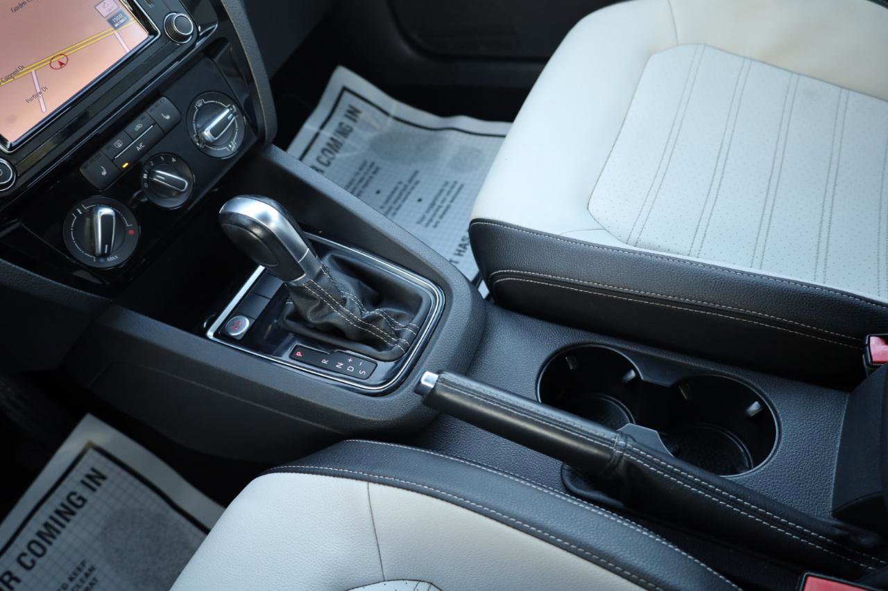 Used 2016 Volkswagen Jetta Sport FWD image 9