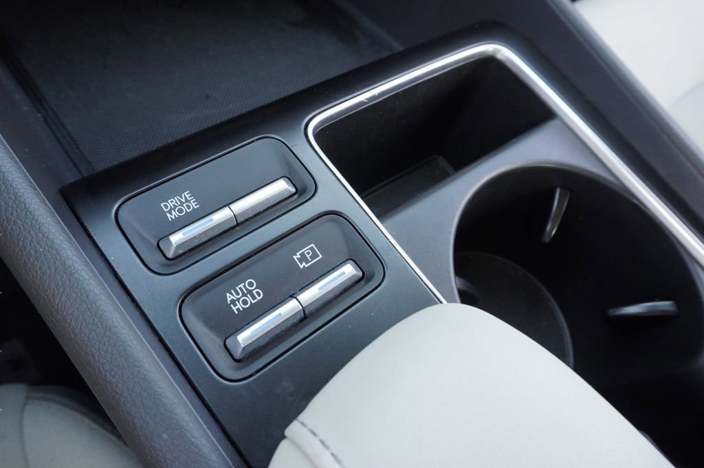 Used 2025 Hyundai Sonata SEL FWD image 14