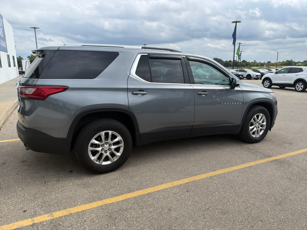 Used 2018 Chevrolet Traverse LT w/ LPO, Floor Liner Package AWD/4WD image 2