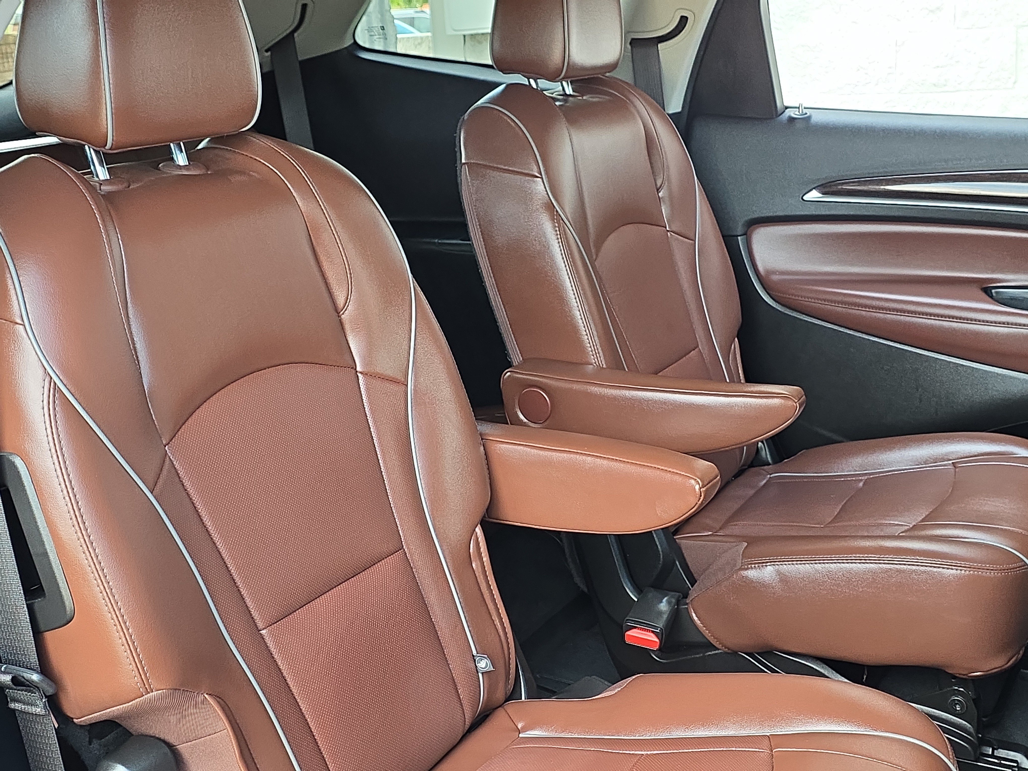 Used 2021 Buick Enclave Avenir w/ Avenir Technology Package FWD image 28