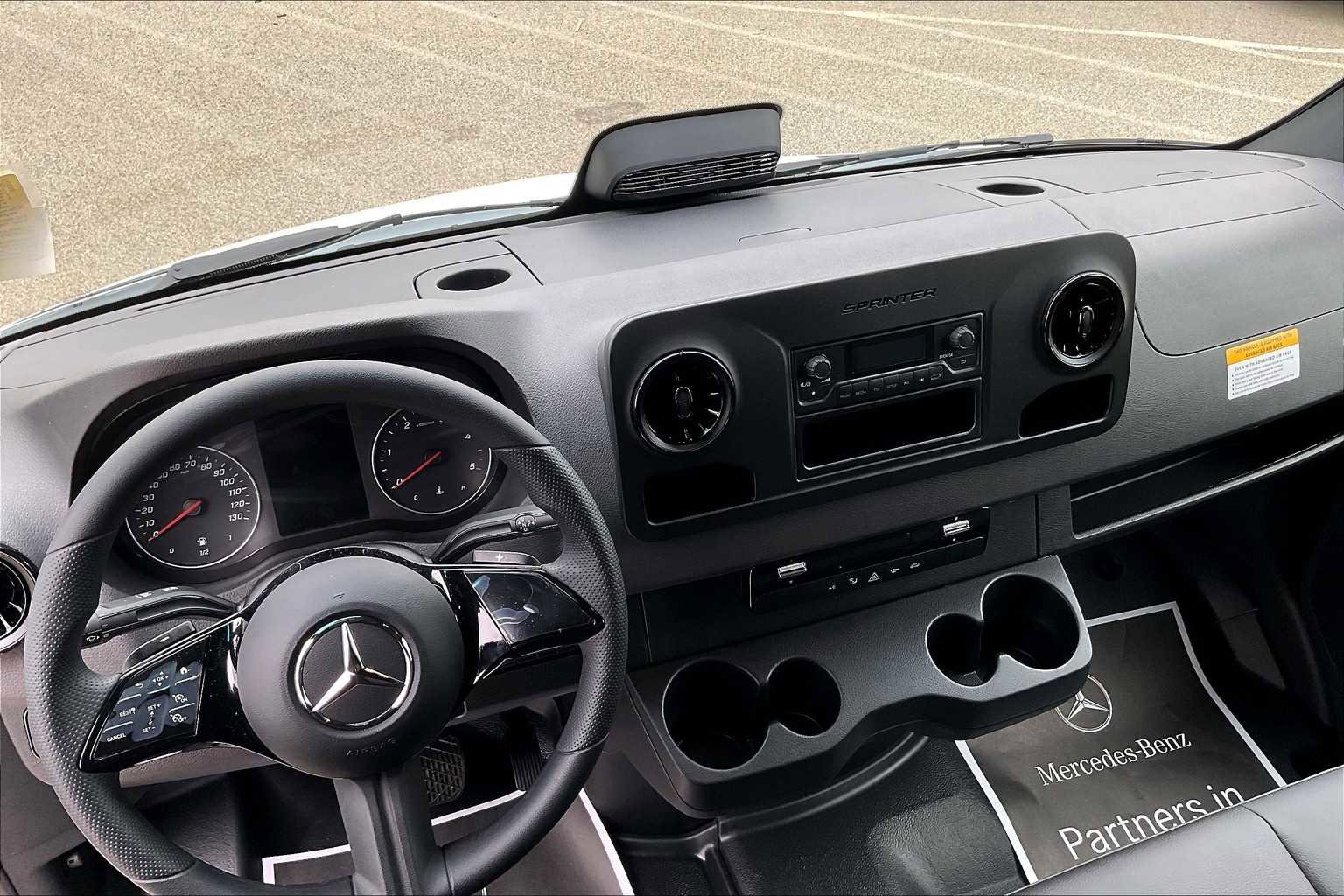 New 2025 Mercedes-Benz Sprinter 2500 image 8