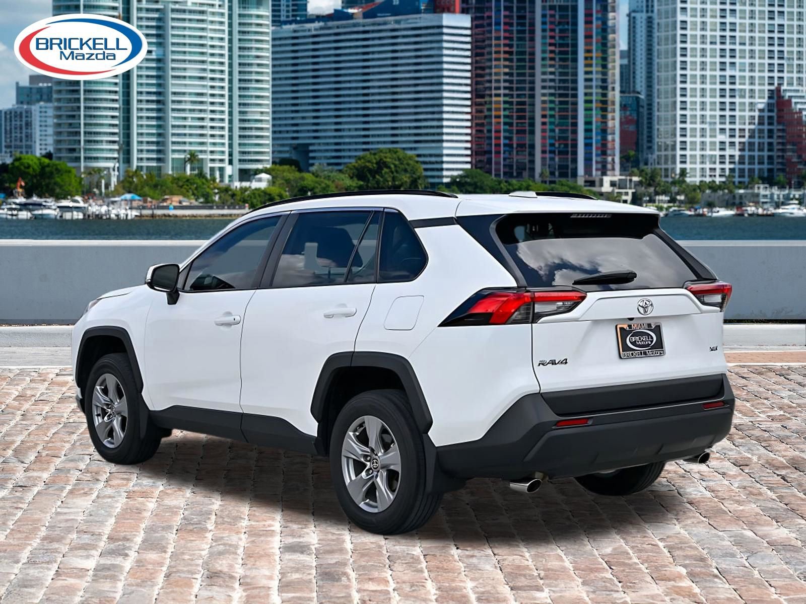 Used 2024 Toyota RAV4 XLE w/ Convenience Package image 4