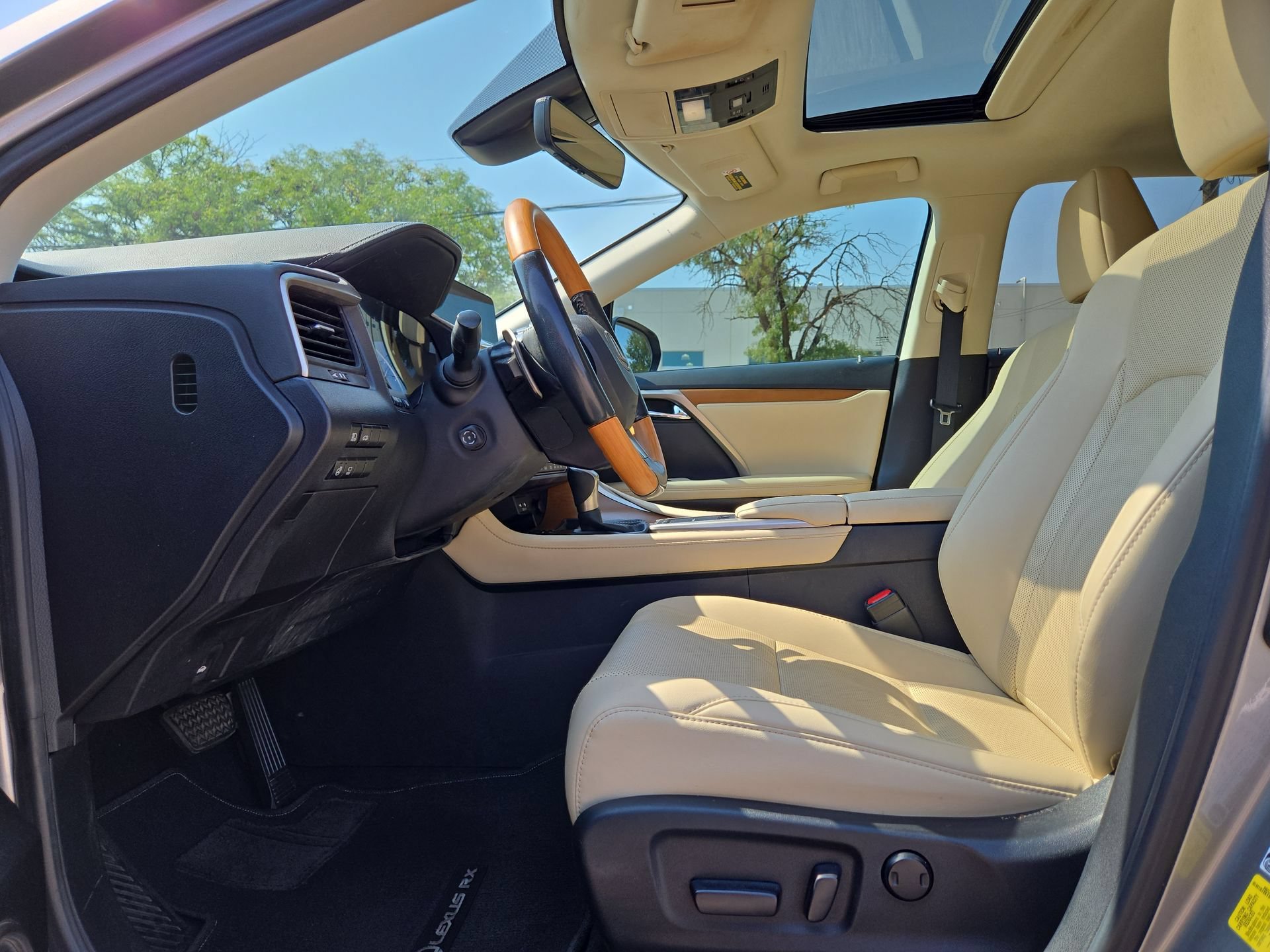 Used 2022 Lexus RX 350 FWD w/ Premium Package image 16