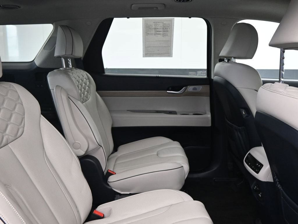 Used 2021 Hyundai Palisade Limited w/ Cargo Package image 13