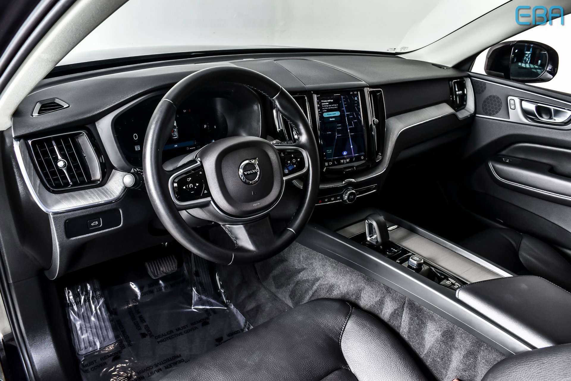 Used 2025 Volvo XC60 B5 Plus image 17