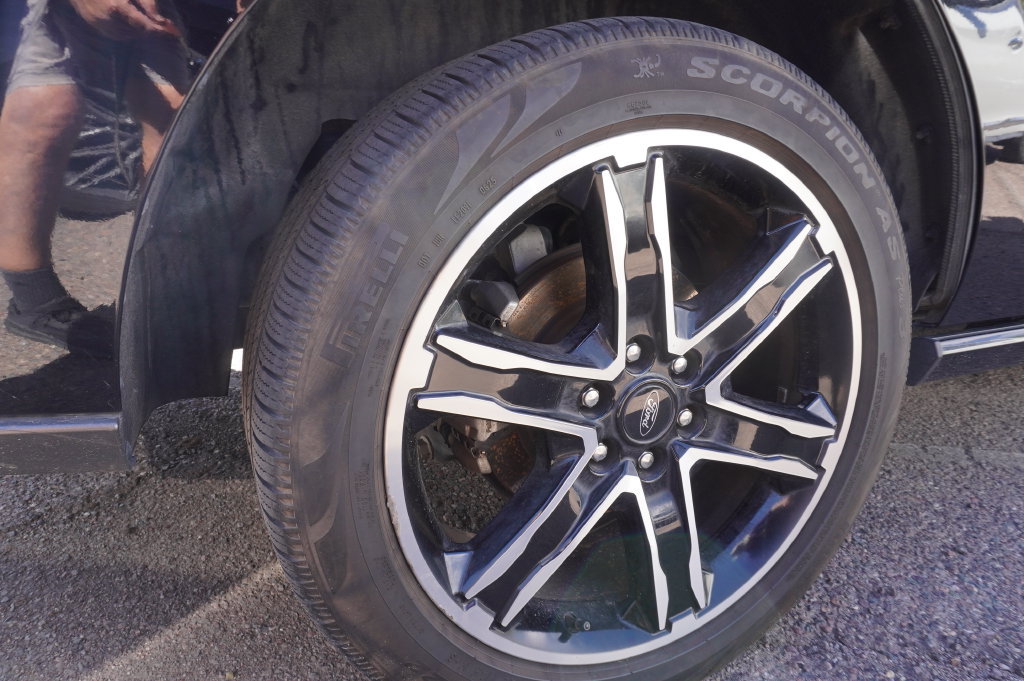 Used 2021 Ford Expedition Limited AWD/4WD image 5