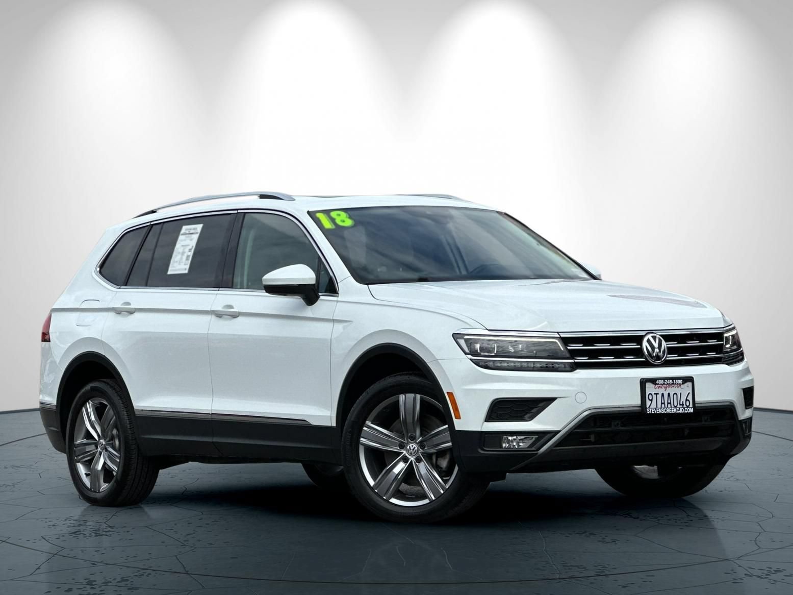 Used 2018 Volkswagen Tiguan SEL Premium AWD/4WD image 2