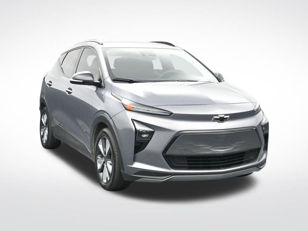 Used 2022 Chevrolet Bolt EUV LT w/ Convenience Package image 17
