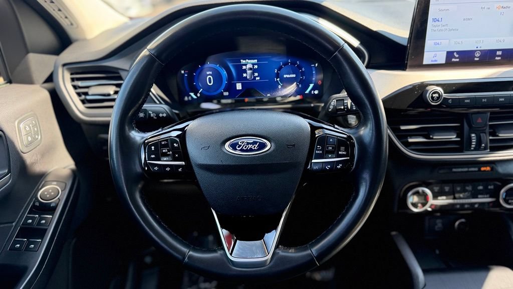 Used 2021 Ford Escape SEL w/ Technology Package AWD/4WD image 13