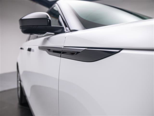 Used 2024 Land Rover Range Rover Velar S image 11