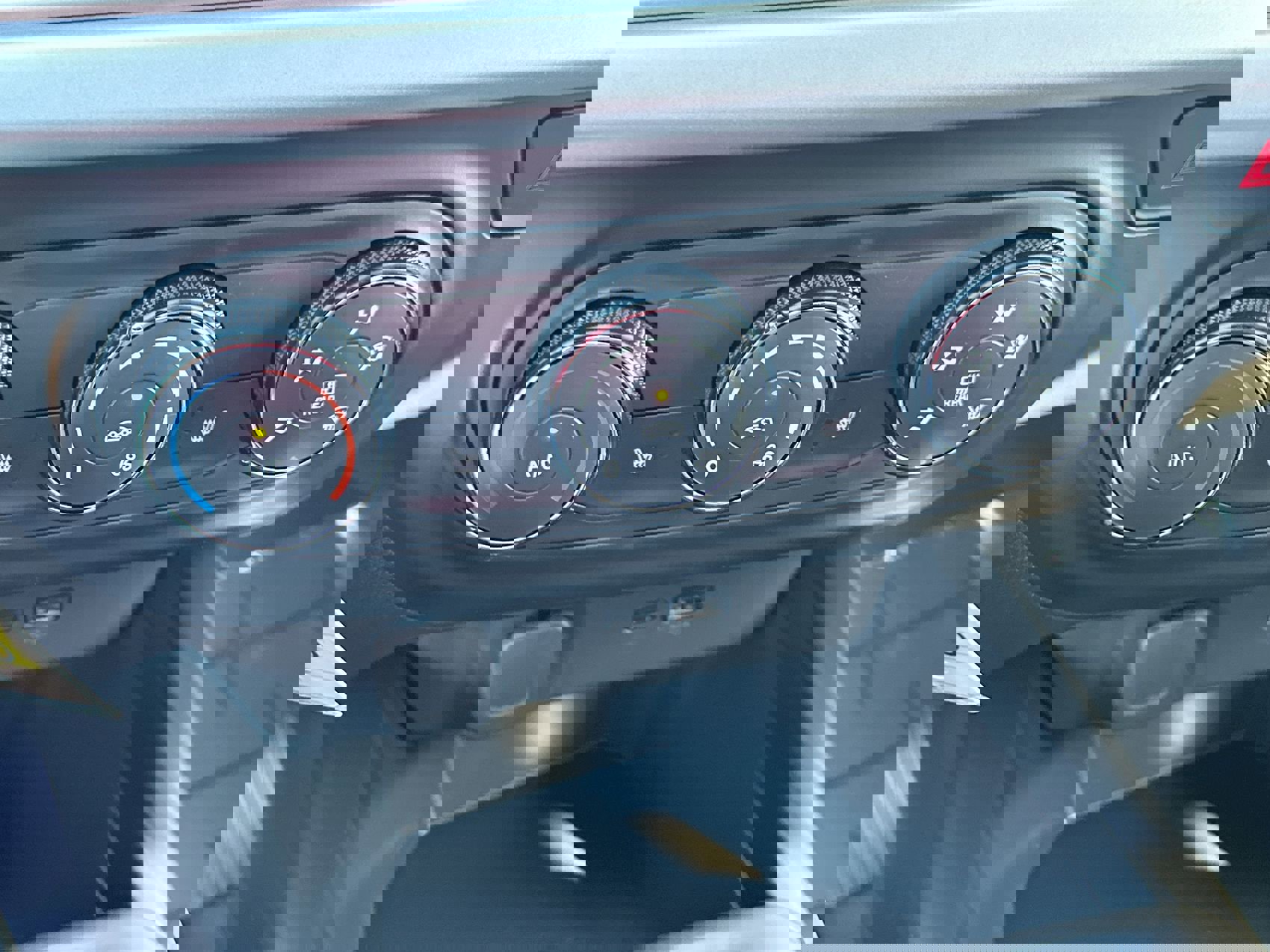 Used 2026 Chevrolet Trax LS w/ LS Convenience Package image 18