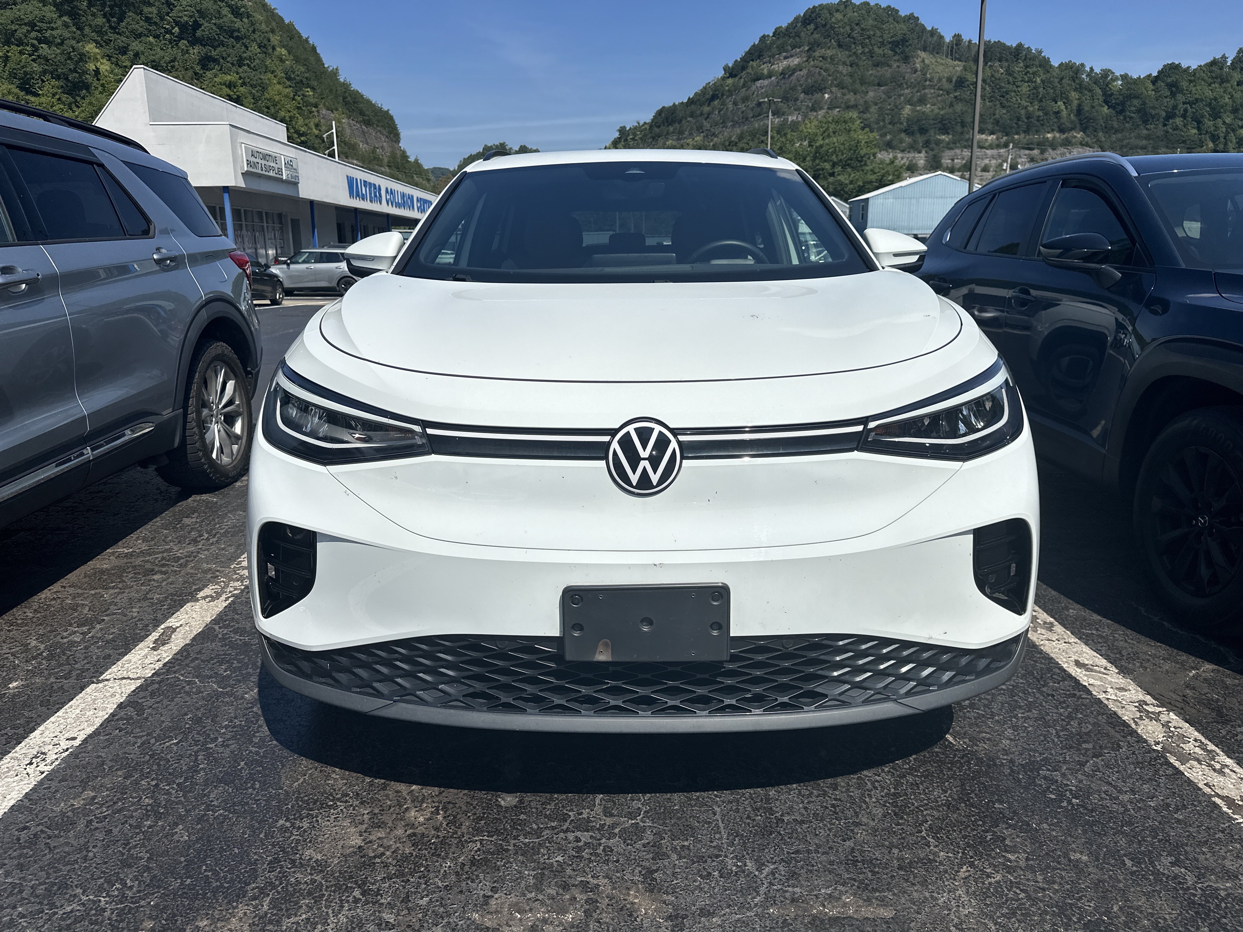 Used 2024 Volkswagen ID.4 2WD image 2
