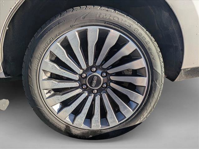 Used 2018 Lincoln Navigator Reserve w/ Technology Package image 17