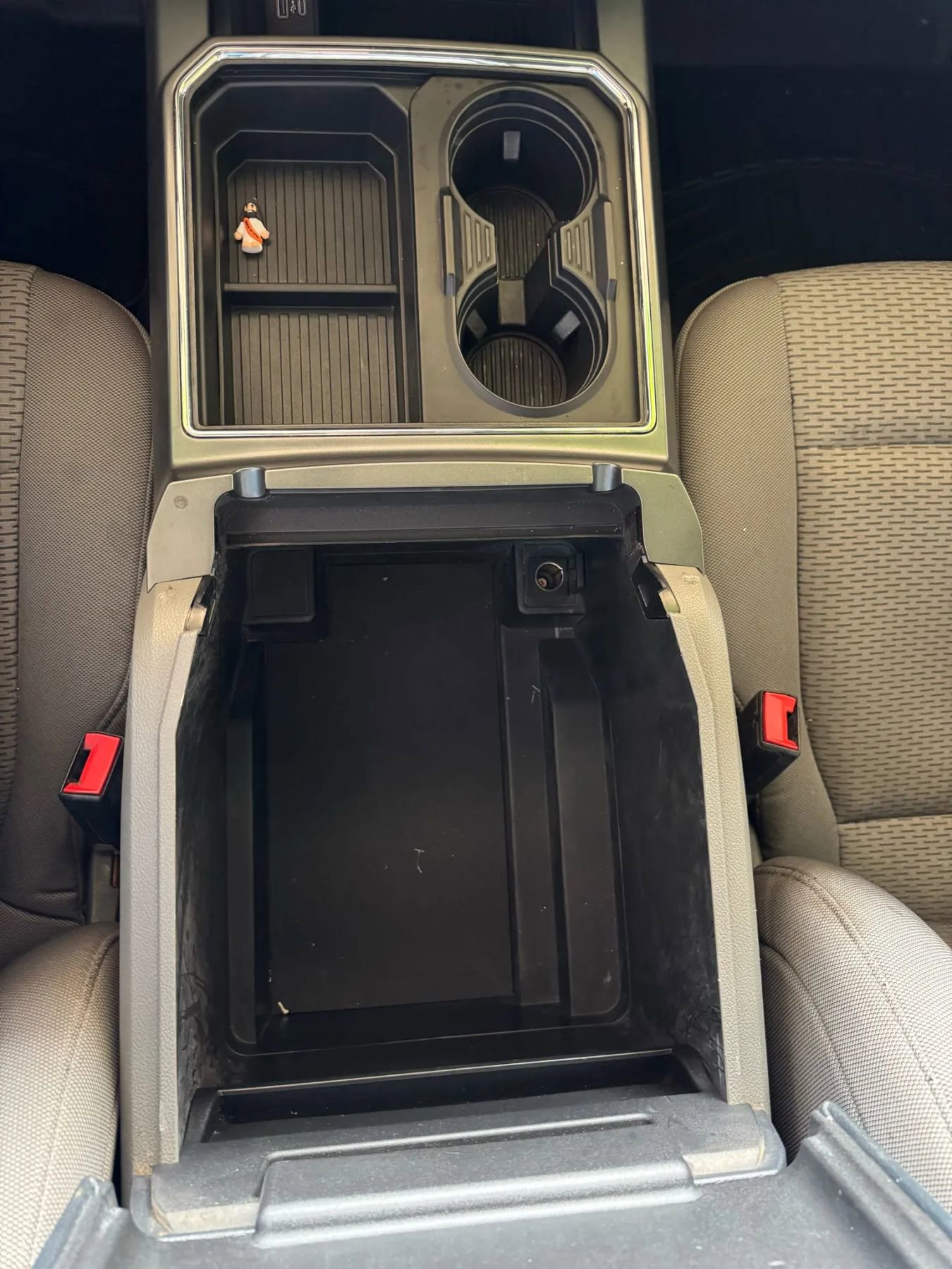 Used 2022 Ford F350 XLT w/ XLT Premium Package image 16