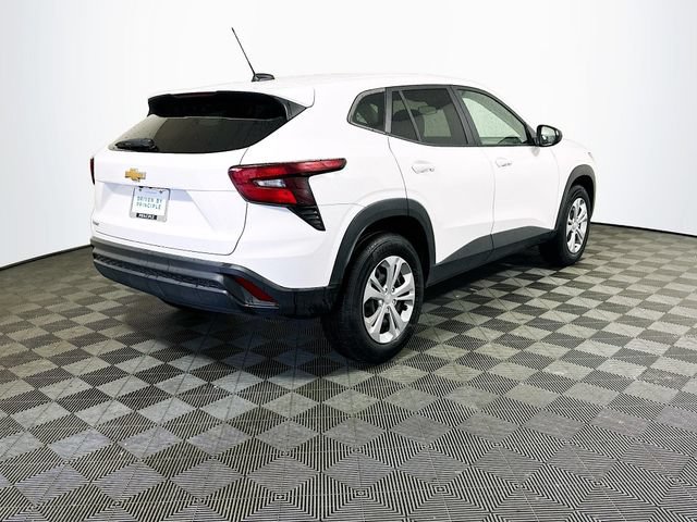 Used 2025 Chevrolet Trax LS FWD image 8