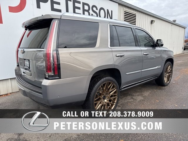 Used 2018 Cadillac Escalade Platinum image 3