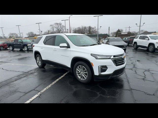 Used 2023 Chevrolet Traverse LT w/ LPO, Floor Liner Package image 2
