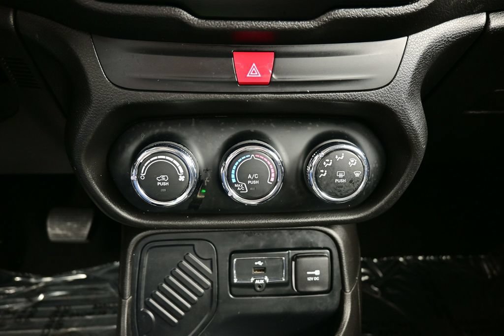Used 2017 Jeep Renegade Sport w/ Power & Air Group FWD image 43